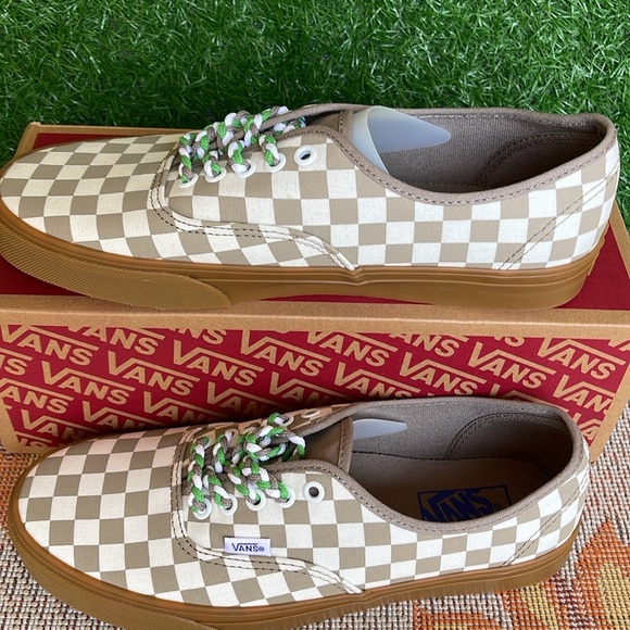 Vans Men’s Authentic
Checkerboard Moon Rock
VN0009PVCH8
Sneakers - Picture 4 of 16